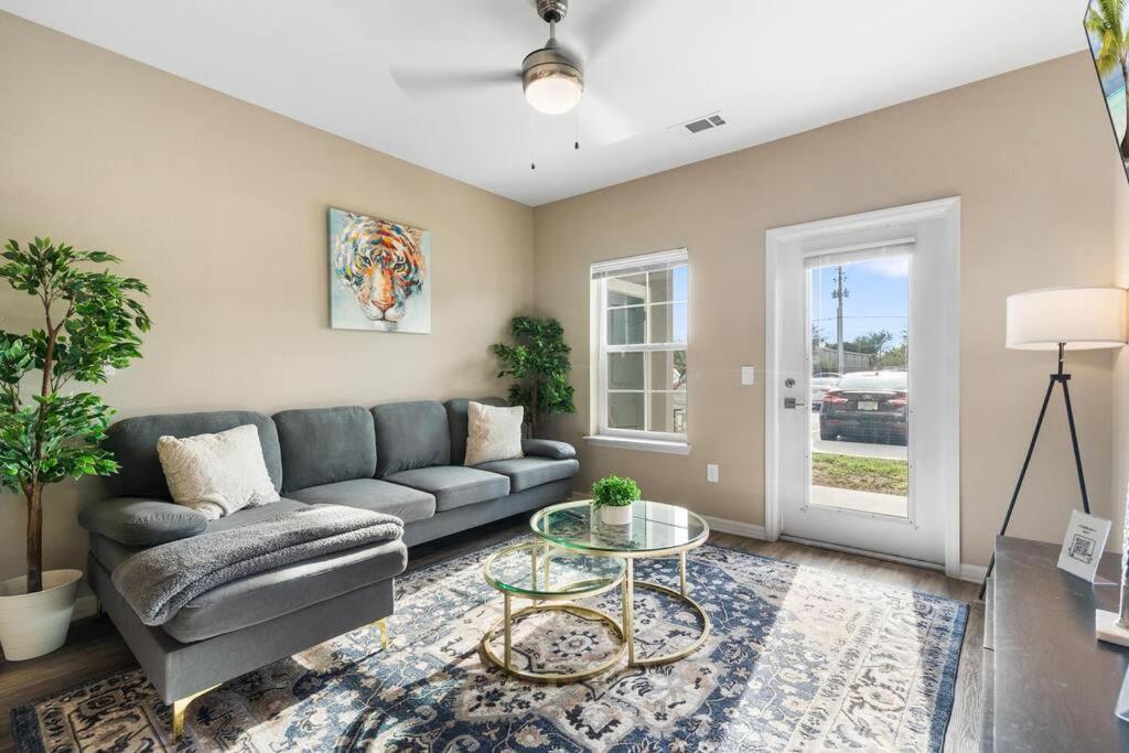 Elegant 1Br/1Ba Condo With Pool, Gym And Laundry Melbourne Exterior foto